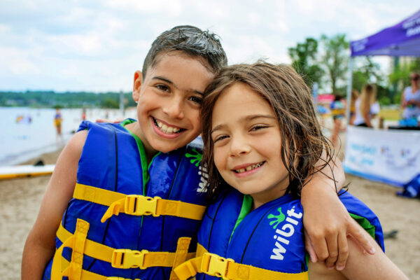 THIS INFLATABLE WATER PARK NEAR TORONTO IS THE ‘LARGEST’ IN CANADA & IT’S REOPENING SOON